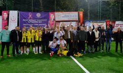 Sağlıkçılar sahada terledi