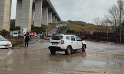 Yağış nedeniyle yol çöktü