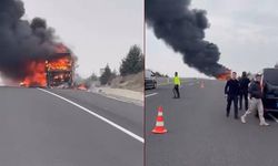 Seyir halindeki yolcu otobüsü alev alev yandı