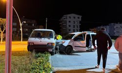 Gazipaşa’da iki kamyonet çarpıştı