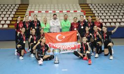 Kepez’in yıldız kızları Türkiye şampiyonu