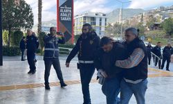 Antalya'da bıçaklı kavgaya 3 tutuklama