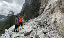 Alacami yolunda heyelan çalışması