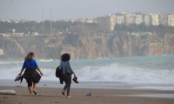 Antalyalılar sahile akın etti