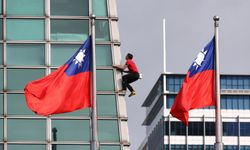 Tayvan'ın en yüksek binasına halatsız tırmanış