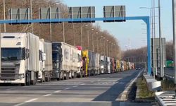 Schengen vize protestosu AB sınırlarını kilitledi