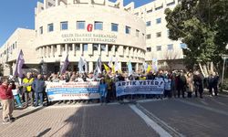 Kamu emekçileri iş bıraktı