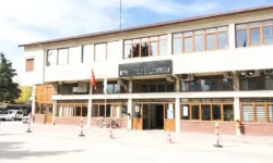 Korkuteli Belediyesi önünde gerginlik