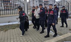 21 yıl kardeşinin kimliğini kullandı