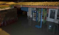 Sarıçay taştı, işletmeler sular altında kaldı