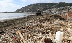 Alanya'da plajlar sel kurbanı