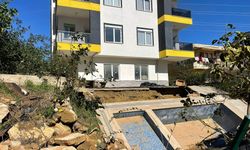 Apartmanın havuzu çöktü