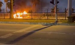 Otomobil alev topuna döndü