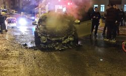 Seyir halindeki araç küle döndü