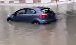 Fırtına ve sağanak Antalya’yı vurdu