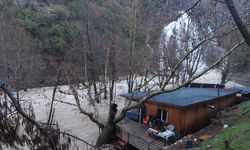 Gündoğmuş'ta sağanak, Uçansu Şelalesi'ni coşturdu