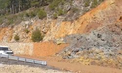 Gündoğmuş'ta toprak kayması