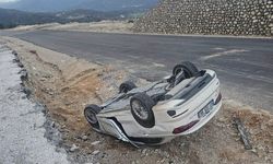 Otomobil şarampole yuvarlandı