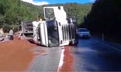 Akseki'de TIR devrildi