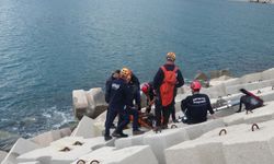 Yaşlı adam balık tutarken düştü