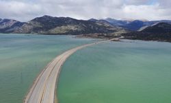 Yeni Antalya-Konya karayolunda sular çekilmeye başladı