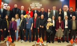 Gazeteciler basının sorunlarını anlattı: Bir gazete bile almıyorlar