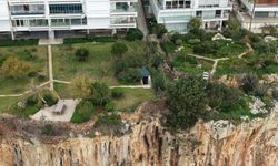 Falezlerdeki kaçak baraka ve asansör mühürlendi