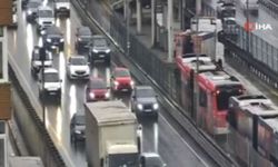 2 metrobüs çarpıştı: 4 yaralı