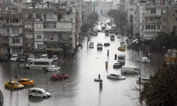 Antalya’da yağışlar taşkına yol açtı