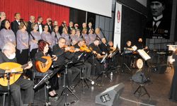 Emekli subaylardan türkü şöleni