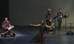 'Divan-ı Yunus' sahne performansıyla büyüledi