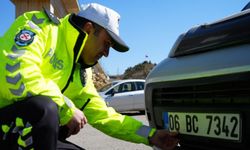 APP plakalı araçlar durduruldu