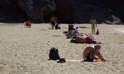 Kleopatra Plajı'na akın ettiler