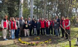 Aksu'da öğrencilerden çiçekli destek