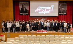 Çiçek 'Mikrofon Gençlikte' programının ilk konuğu