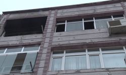 Eşini öldürüp evi ateşe verdi