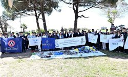 Lara Sahili'nde temizlik