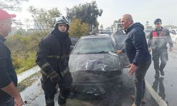 Yanan araca su tankeri ile müdahale