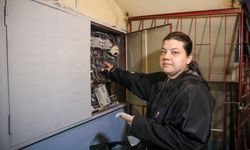 Otizmili 2 çocuğuyla yaşam mücadelesi veriyor