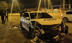 Polis otosuna çarpıp kaçtı