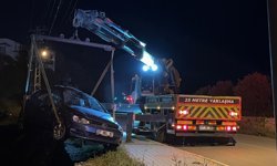 Gaizpaşa'da otomobil 7 metreden uçtu