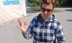 Köpeklerin dövüşünde yaralandı