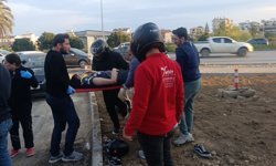 Manavgat'ta motosiklet sürücüsü 20 metre uçtu