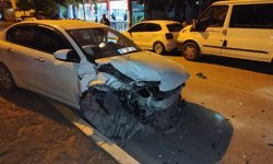 Manavgat'ta alkollü sürücü araçları hurdaya çevirdi