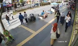 Manavgat'ta yayalara çarpıp kaçtı