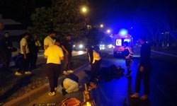 Yaya geçidini kullanan motosikletli kaza yaptı