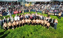 Kepez'de 984 pehlivan kıyasıya mücadele etti