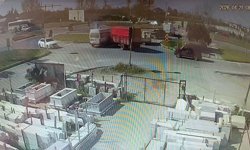 Manavgat'ta kamyon ile kamyonet çarpıştı