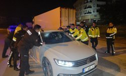 Sürücüyü uyandırmak için polisler seferber oldu