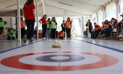 Büyükşehir'den kız çocuklarına spor desteği